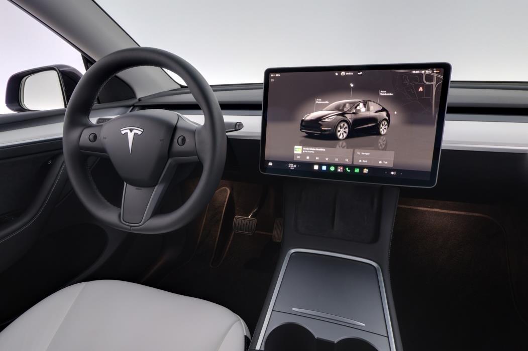 TESLA Model Y 2023