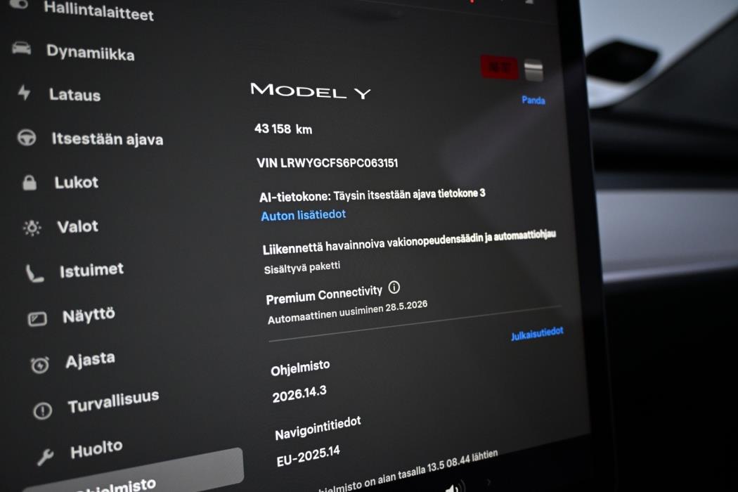 TESLA Model Y 2023