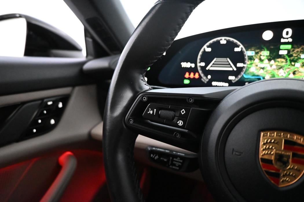 PORSCHE Taycan 2022