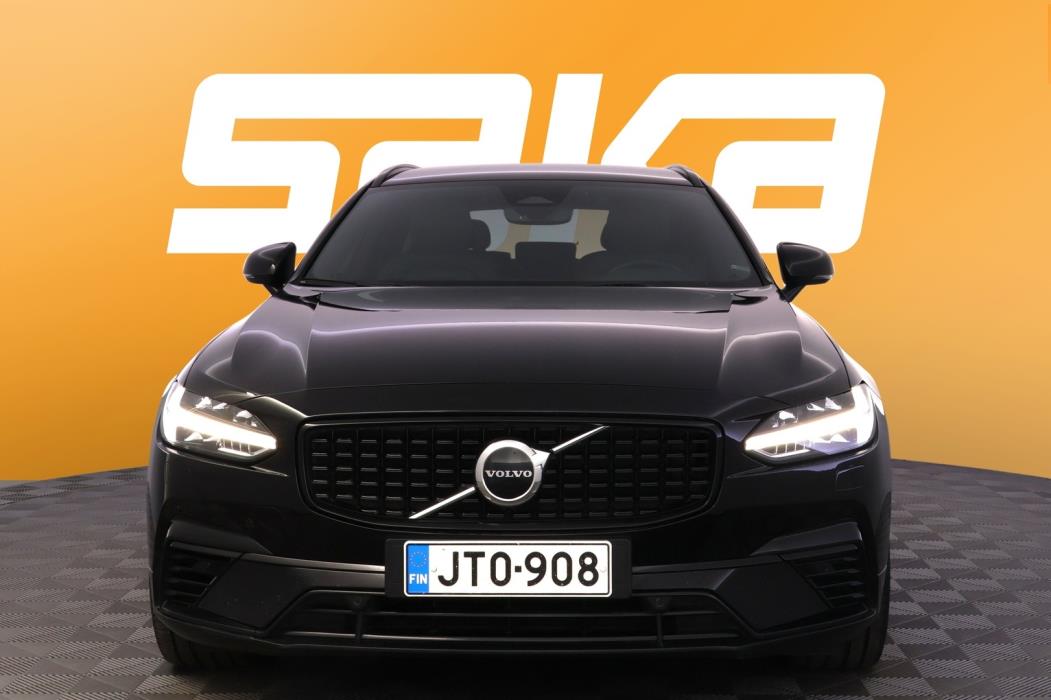 VOLVO V90 2022