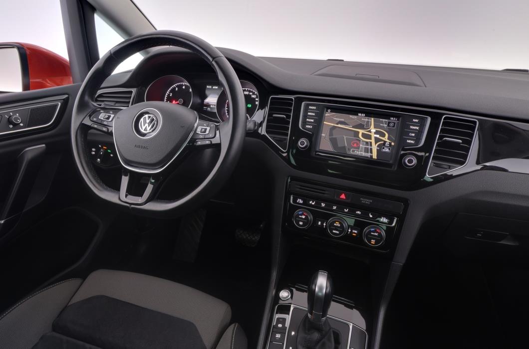 VOLKSWAGEN Golf Sportsvan 2016