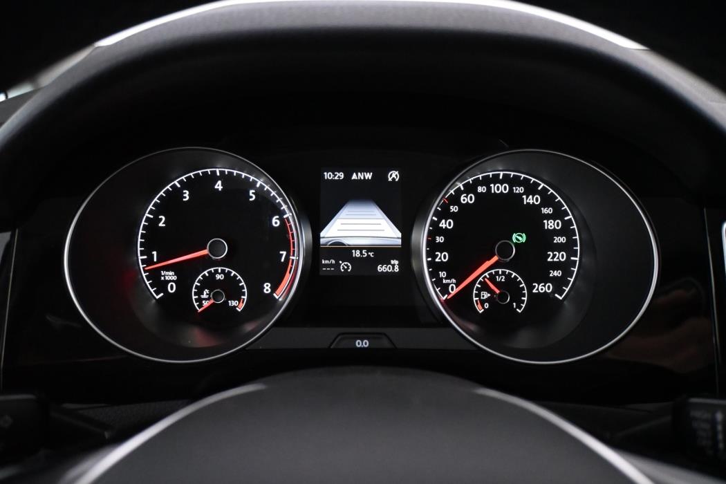 VOLKSWAGEN Golf Sportsvan 2016