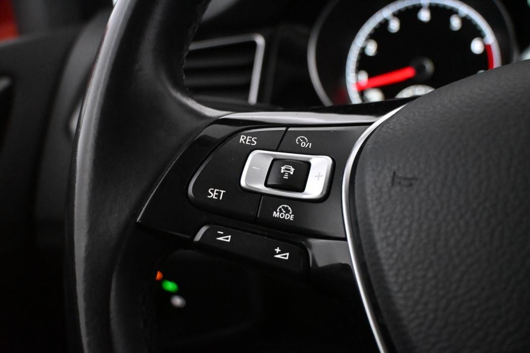 VOLKSWAGEN Golf Sportsvan 2016