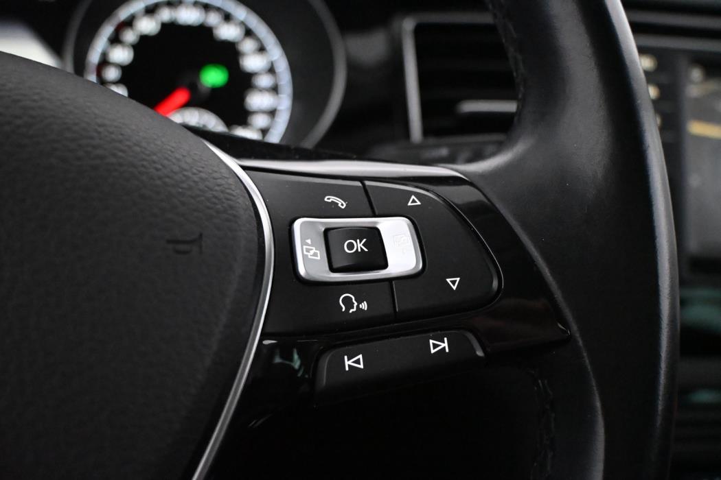 VOLKSWAGEN Golf Sportsvan 2016