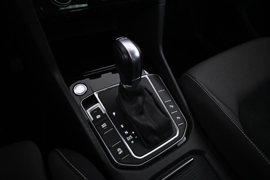 VOLKSWAGEN Golf Sportsvan 2016