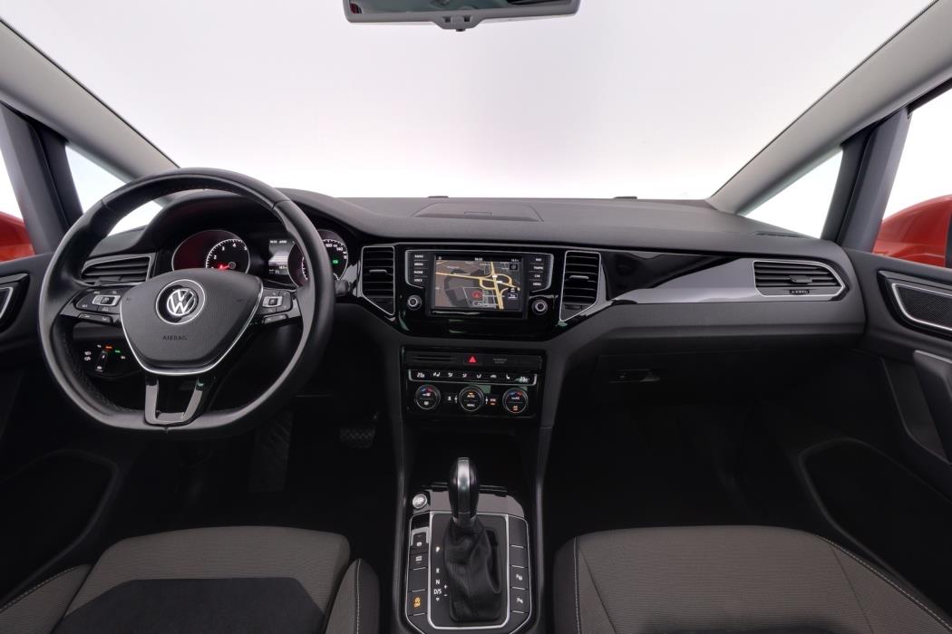 VOLKSWAGEN Golf Sportsvan 2016
