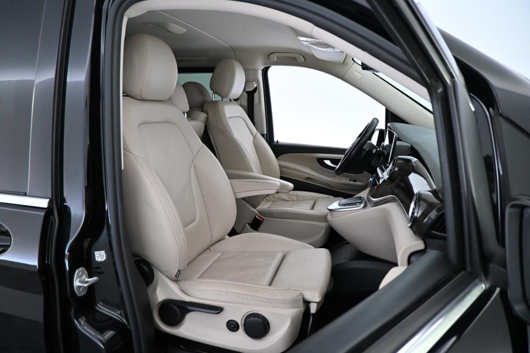 MERCEDES-BENZ V 2022