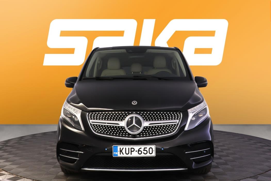 MERCEDES-BENZ V 2022