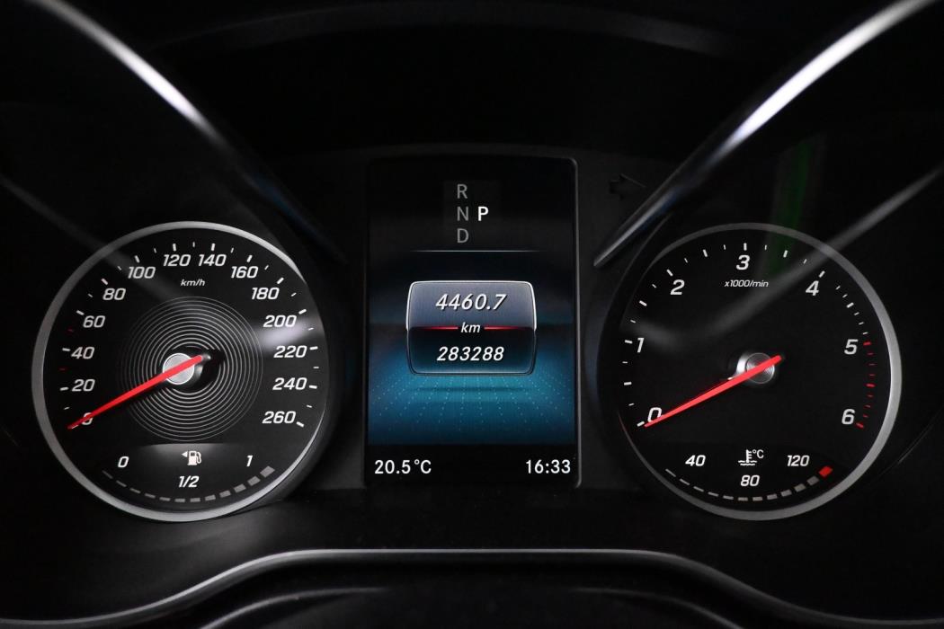 MERCEDES-BENZ V 2022