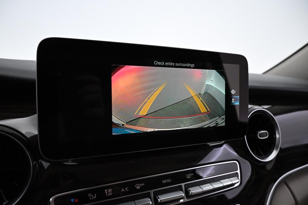 MERCEDES-BENZ V 2022