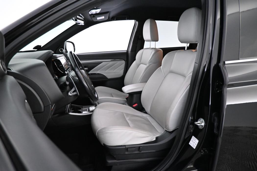 MITSUBISHI Outlander PHEV 2019