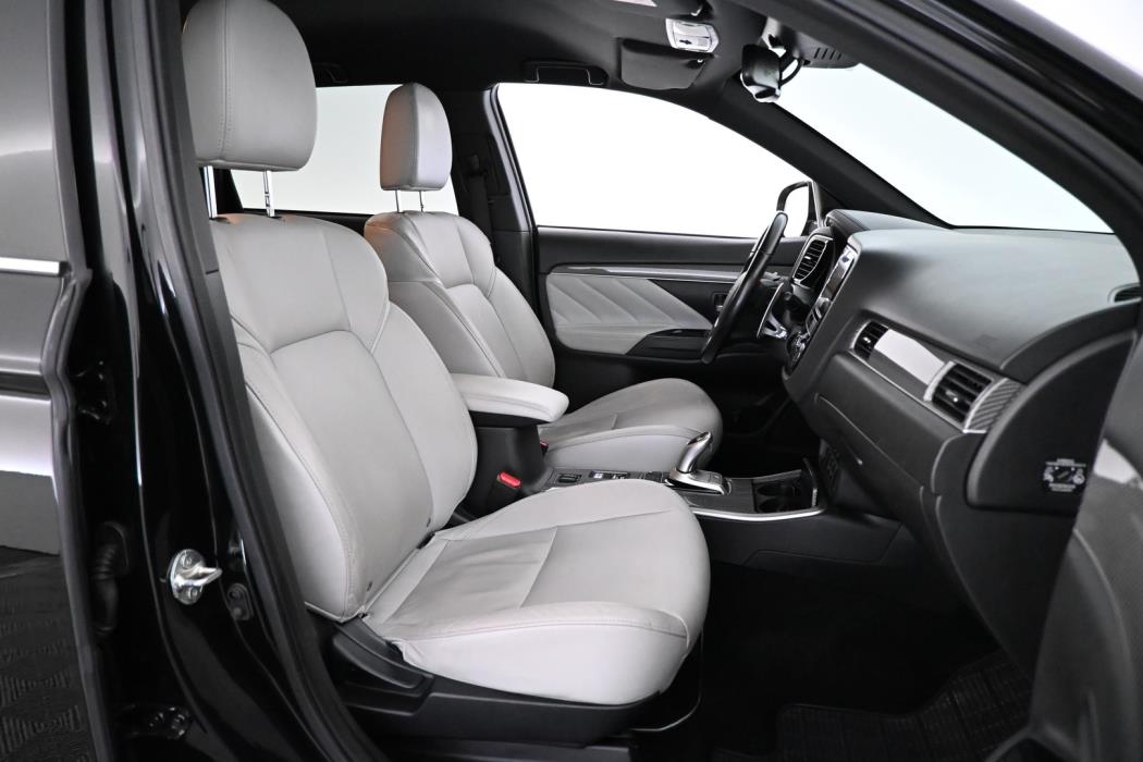 MITSUBISHI Outlander PHEV 2019