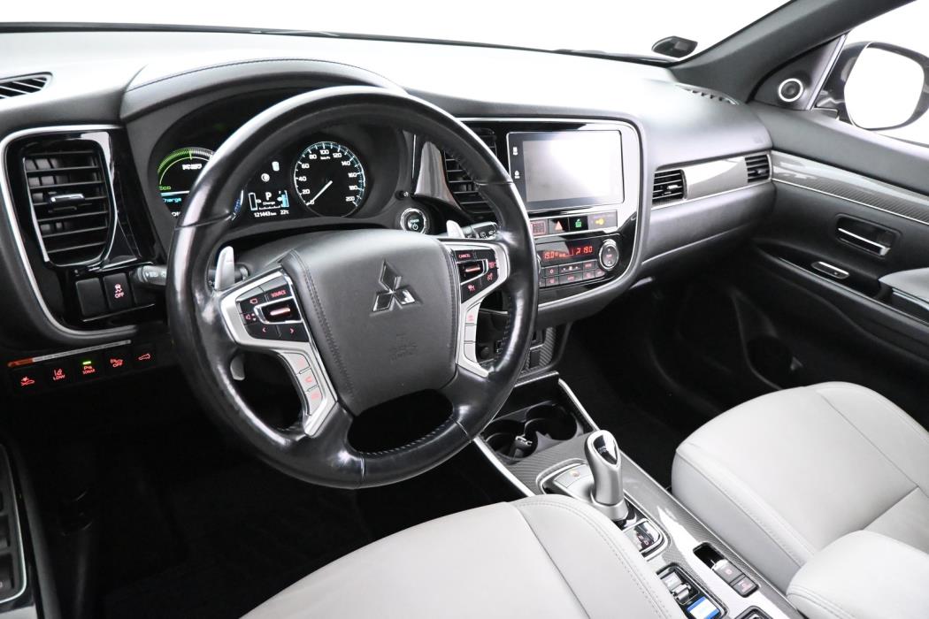 MITSUBISHI Outlander PHEV 2019