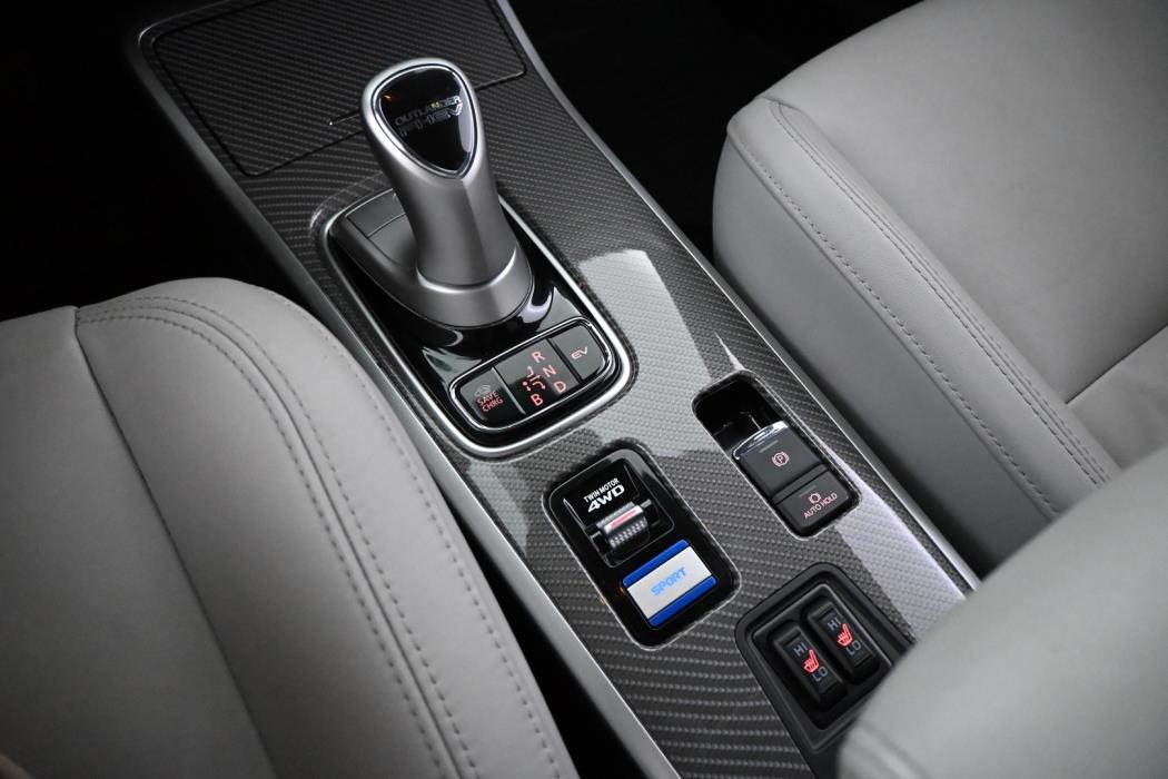 MITSUBISHI Outlander PHEV 2019