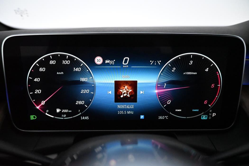 MERCEDES-BENZ GLC 2023