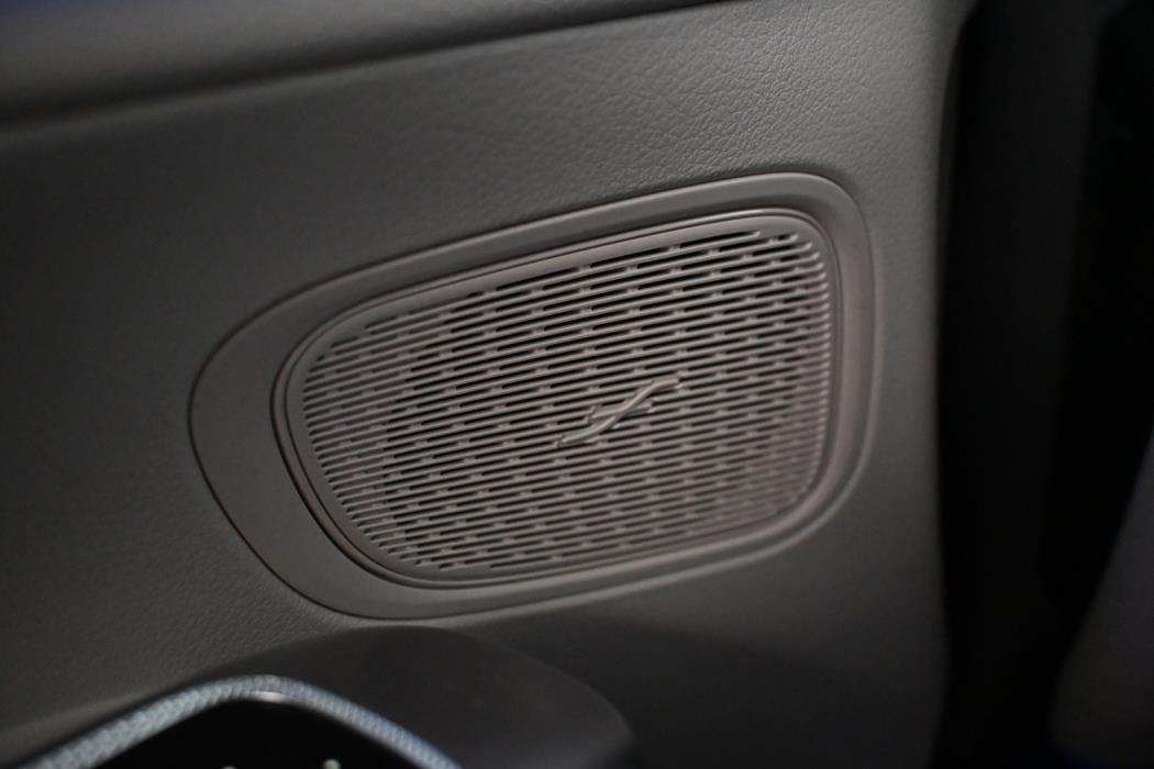 MERCEDES-BENZ GLC 2023