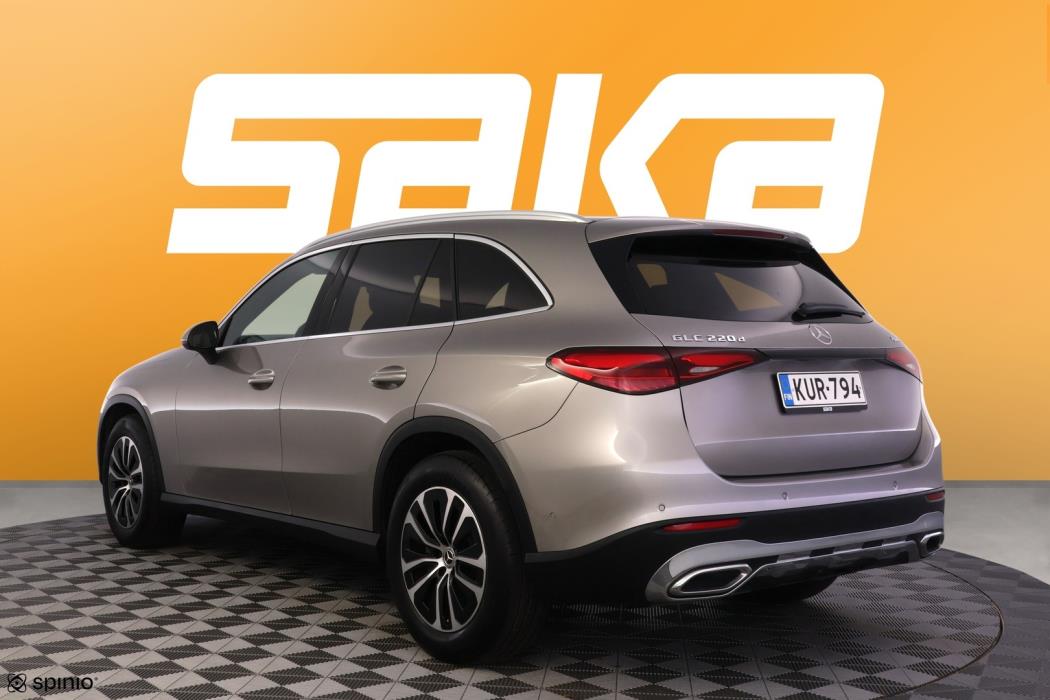 MERCEDES-BENZ GLC 2023