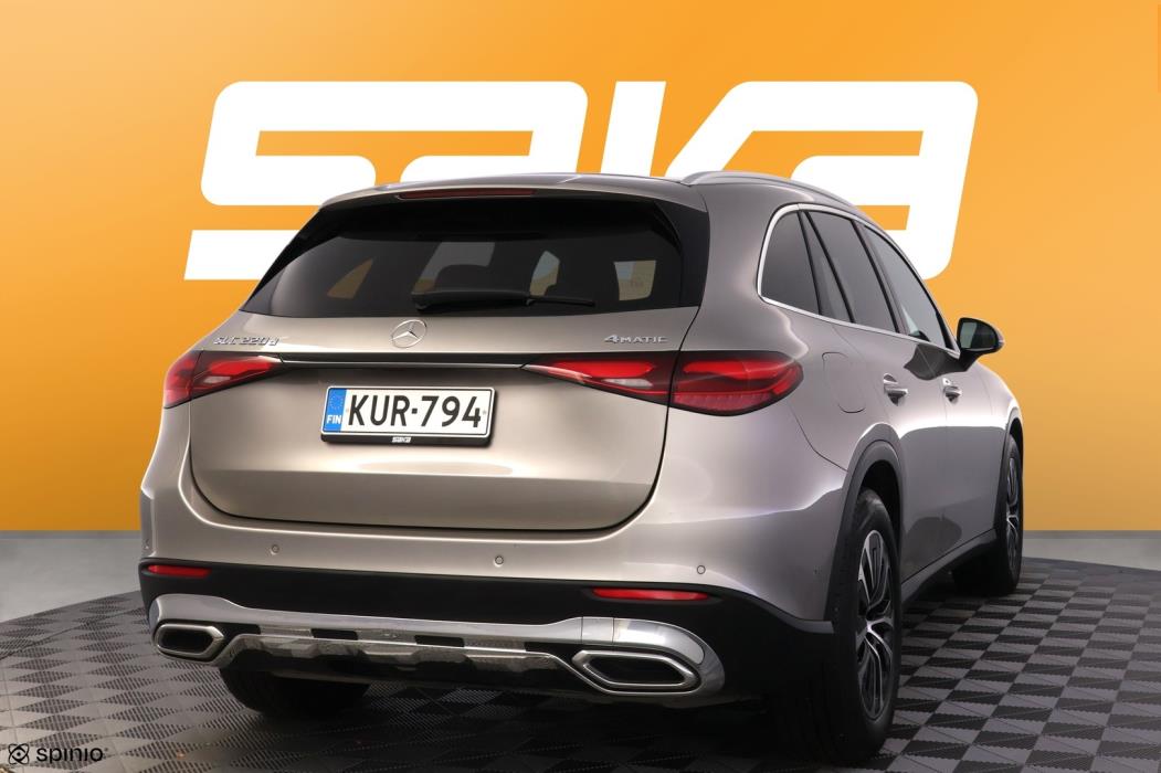 MERCEDES-BENZ GLC 2023