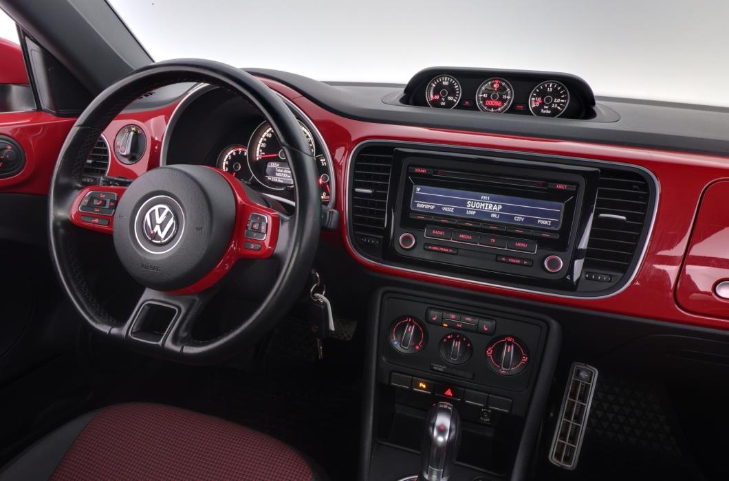 VOLKSWAGEN Beetle 2013