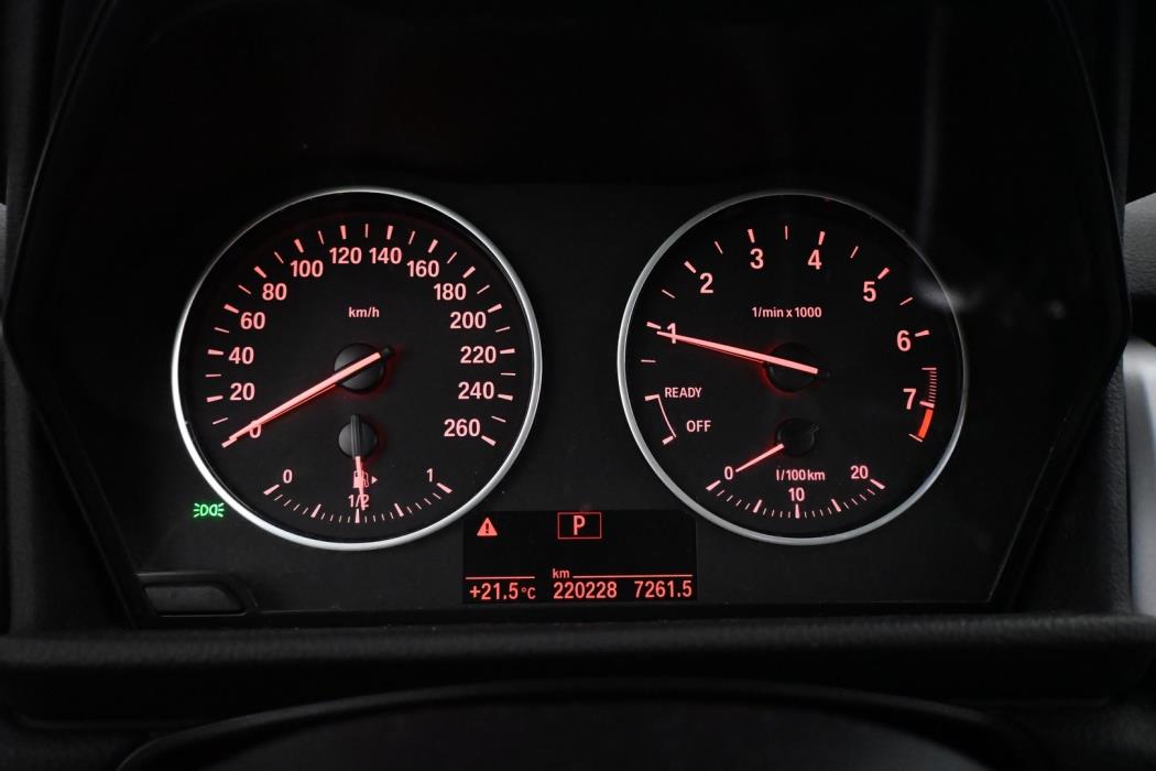 BMW 218 2016
