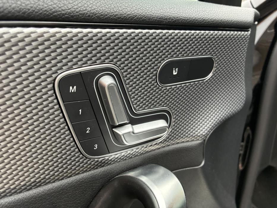 MERCEDES-BENZ A 2019