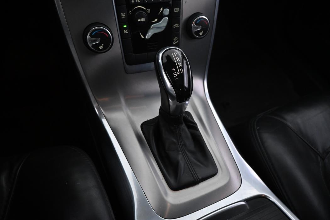 VOLVO XC70 2013