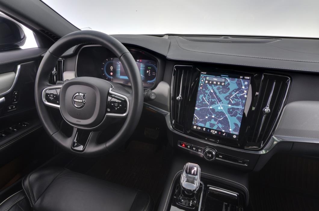 VOLVO V90 2023