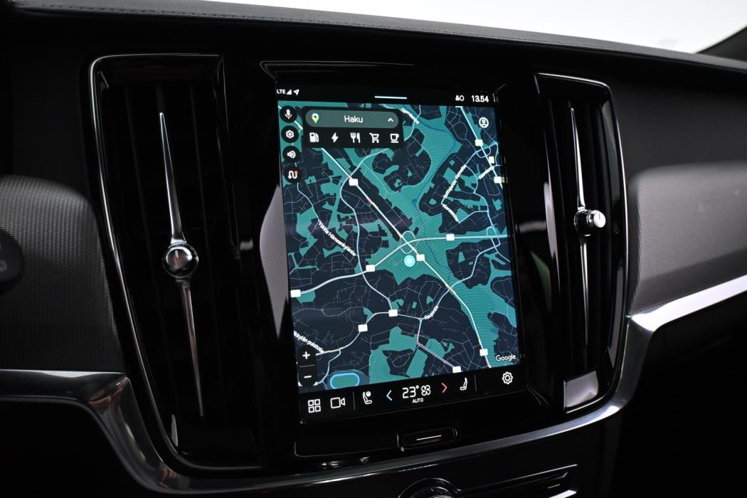 VOLVO V90 2023