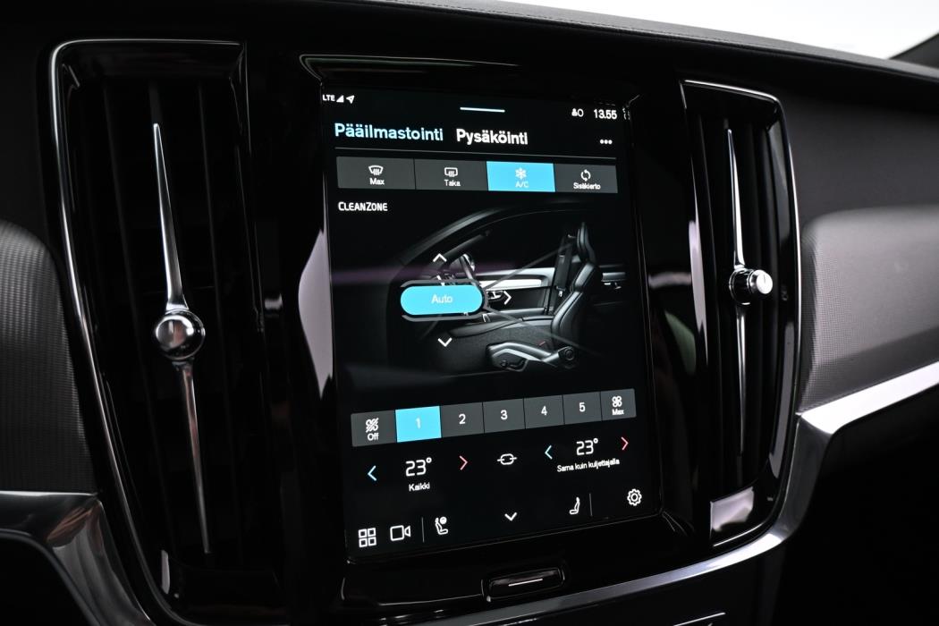 VOLVO V90 2023