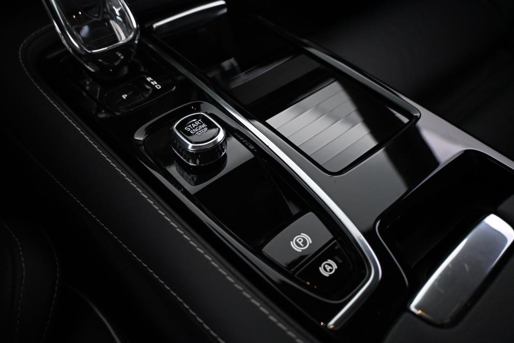 VOLVO V90 2023