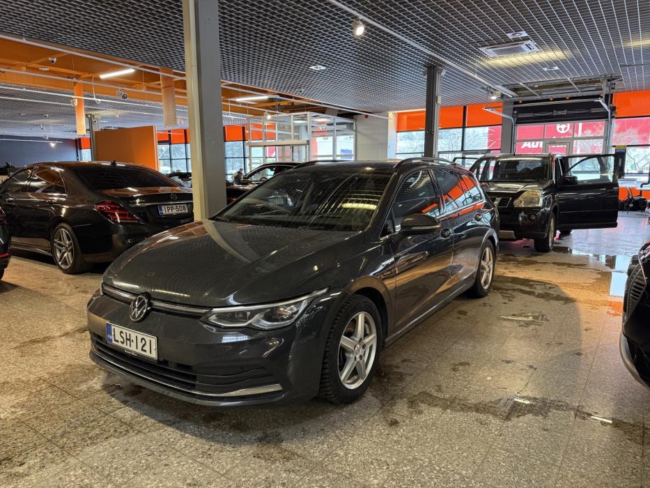 VOLKSWAGEN Golf 2023