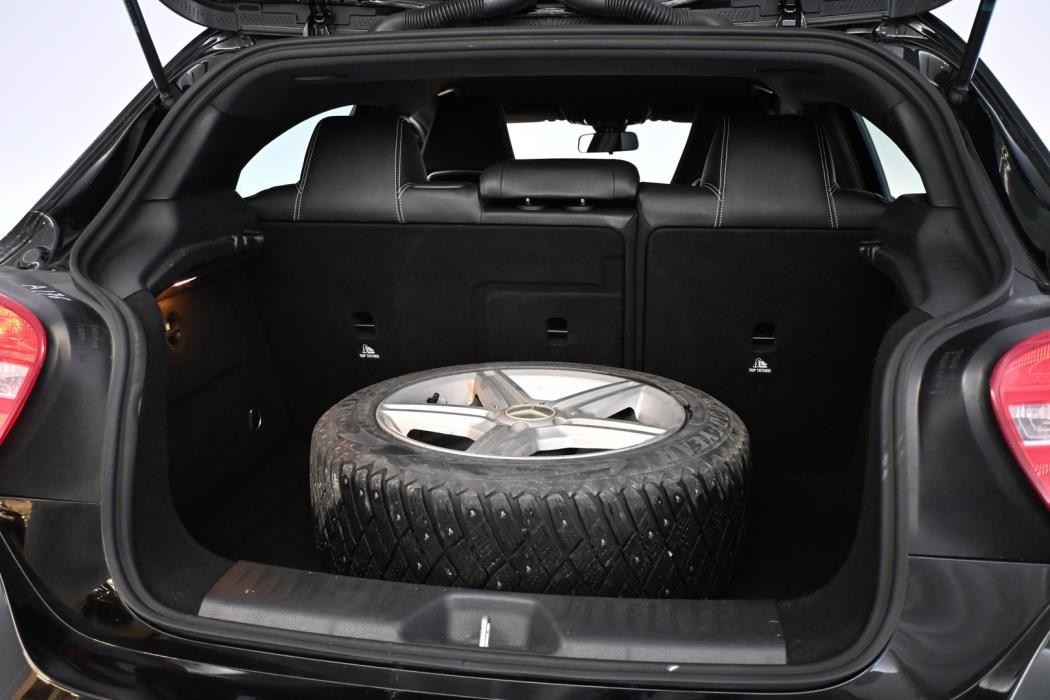 MERCEDES-BENZ A 2013