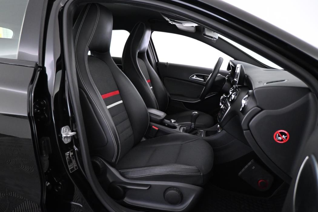 MERCEDES-BENZ A 2013