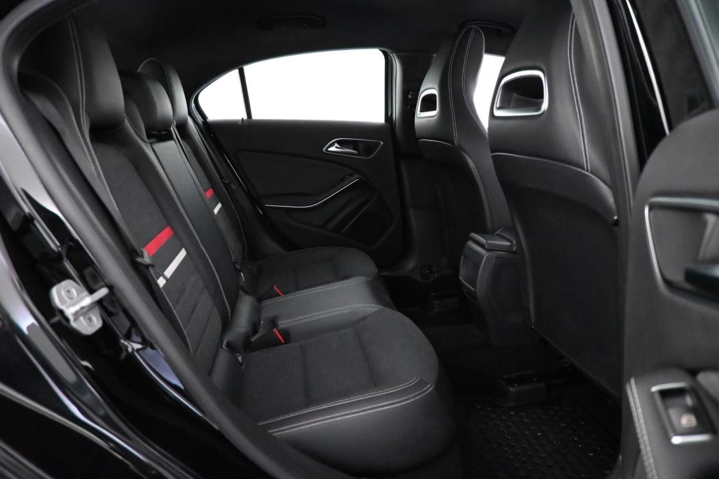 MERCEDES-BENZ A 2013