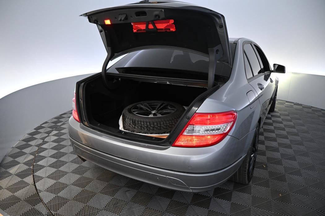 MERCEDES-BENZ C 2011