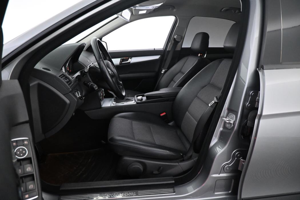 MERCEDES-BENZ C 2011