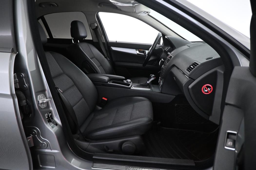 MERCEDES-BENZ C 2011