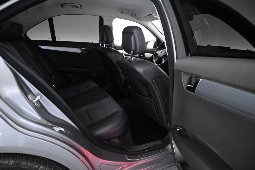 MERCEDES-BENZ C 2011