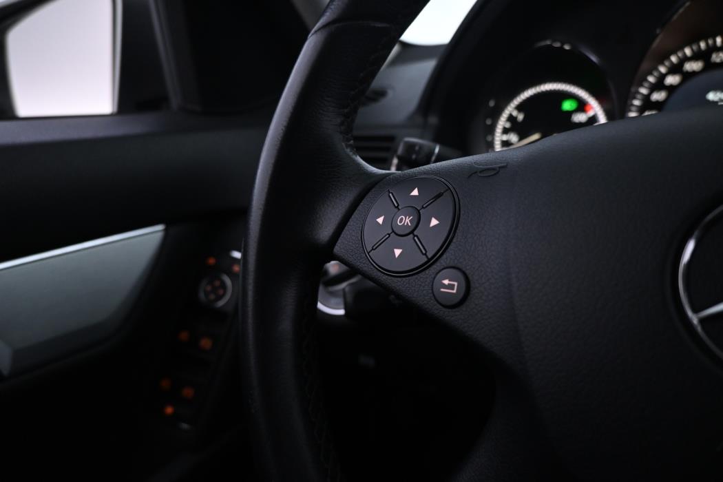 MERCEDES-BENZ C 2011