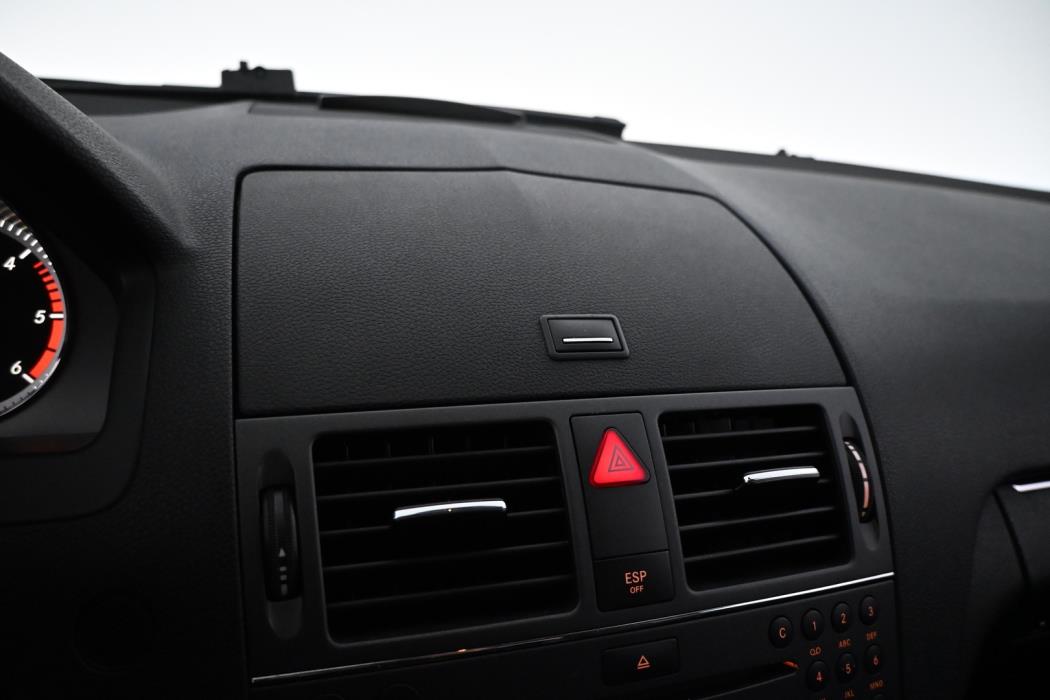 MERCEDES-BENZ C 2011