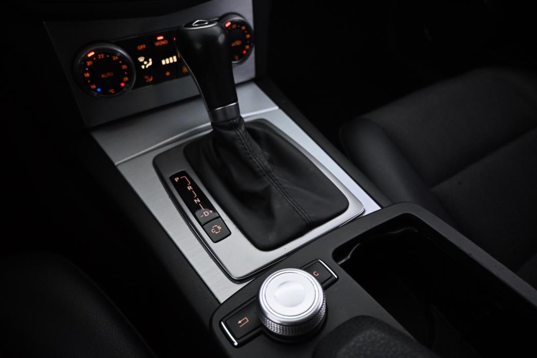 MERCEDES-BENZ C 2011