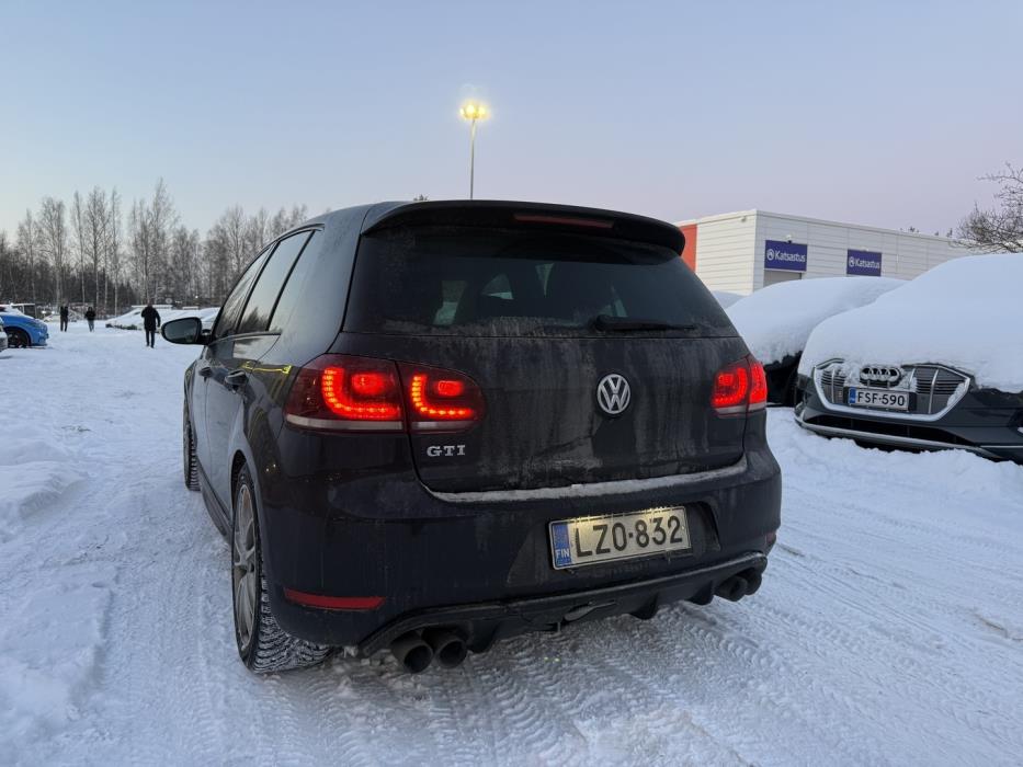 VOLKSWAGEN Golf 2011