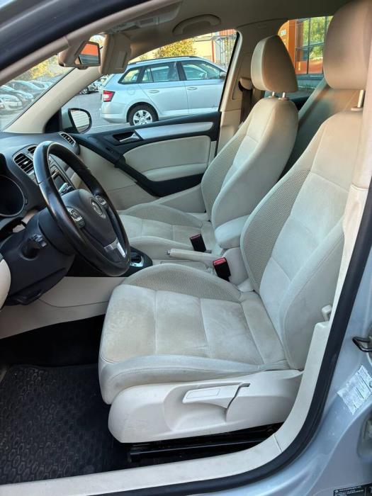 VOLKSWAGEN Golf 2012