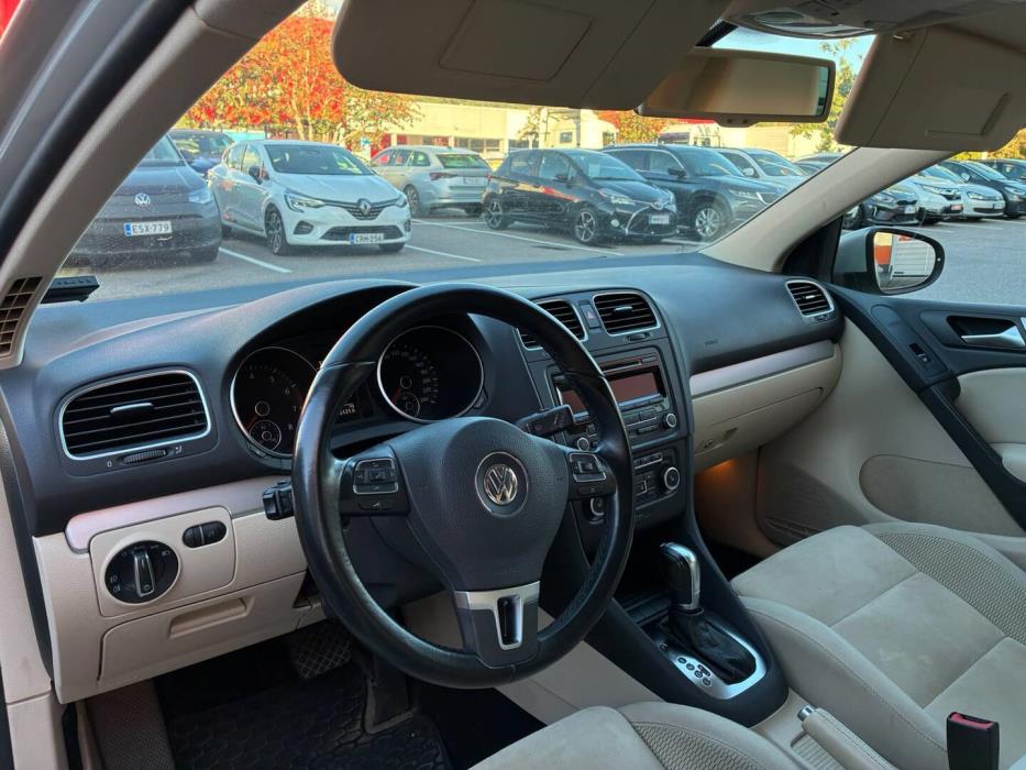 VOLKSWAGEN Golf 2012