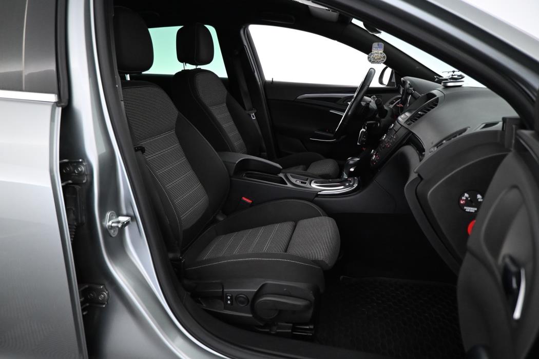 OPEL Insignia 2012