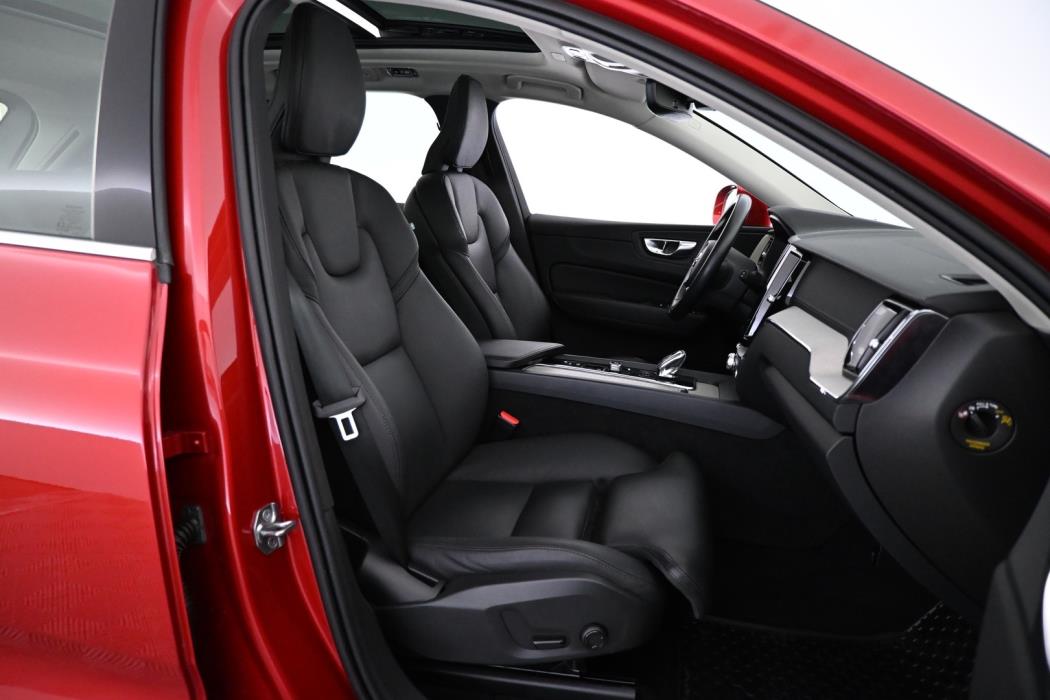 VOLVO XC60 2021