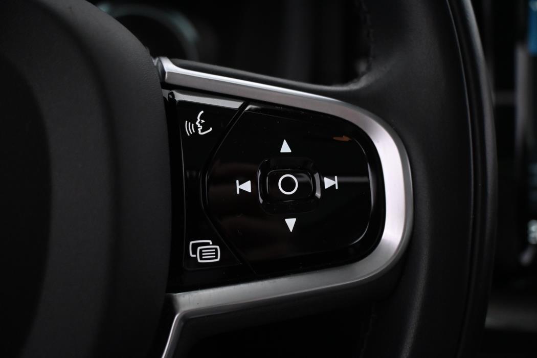 VOLVO XC60 2021