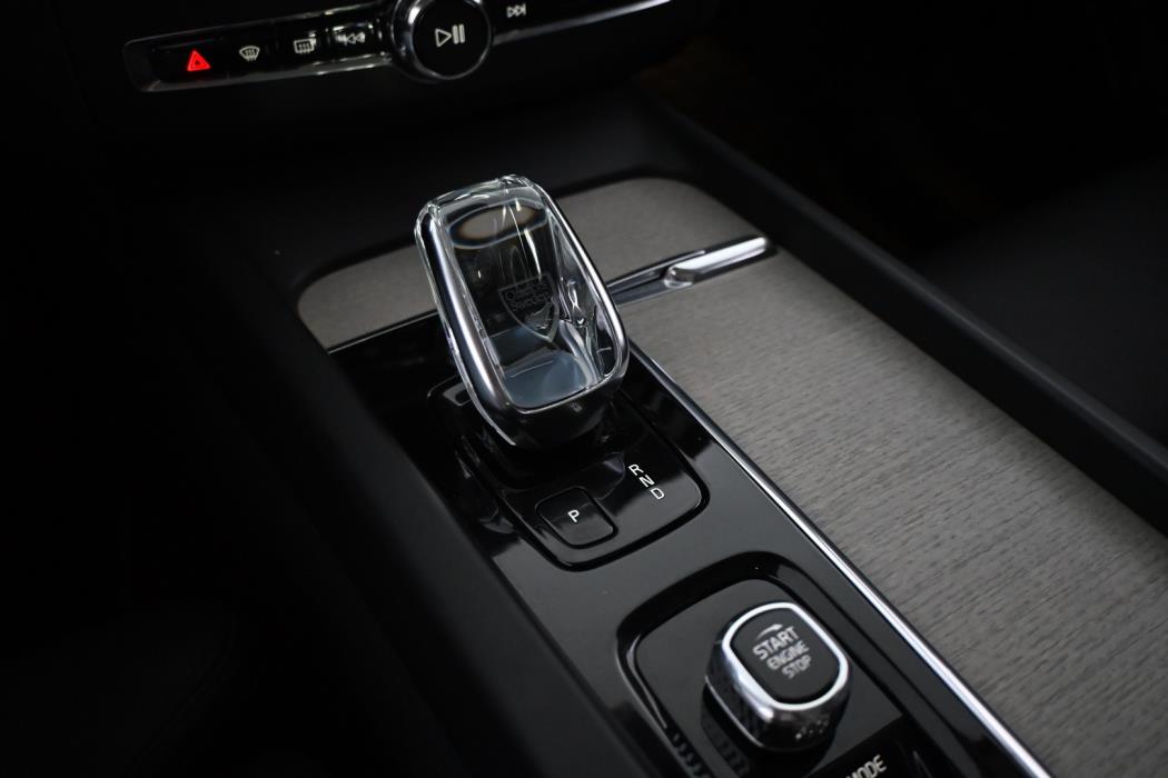 VOLVO XC60 2021
