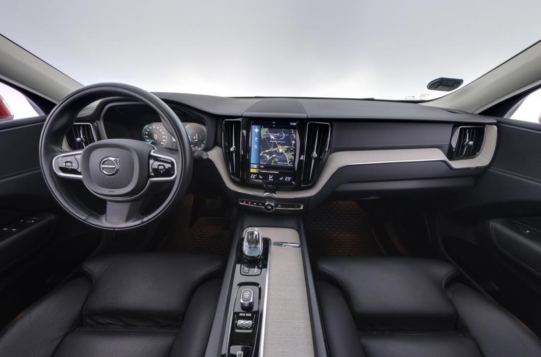 VOLVO XC60 2021