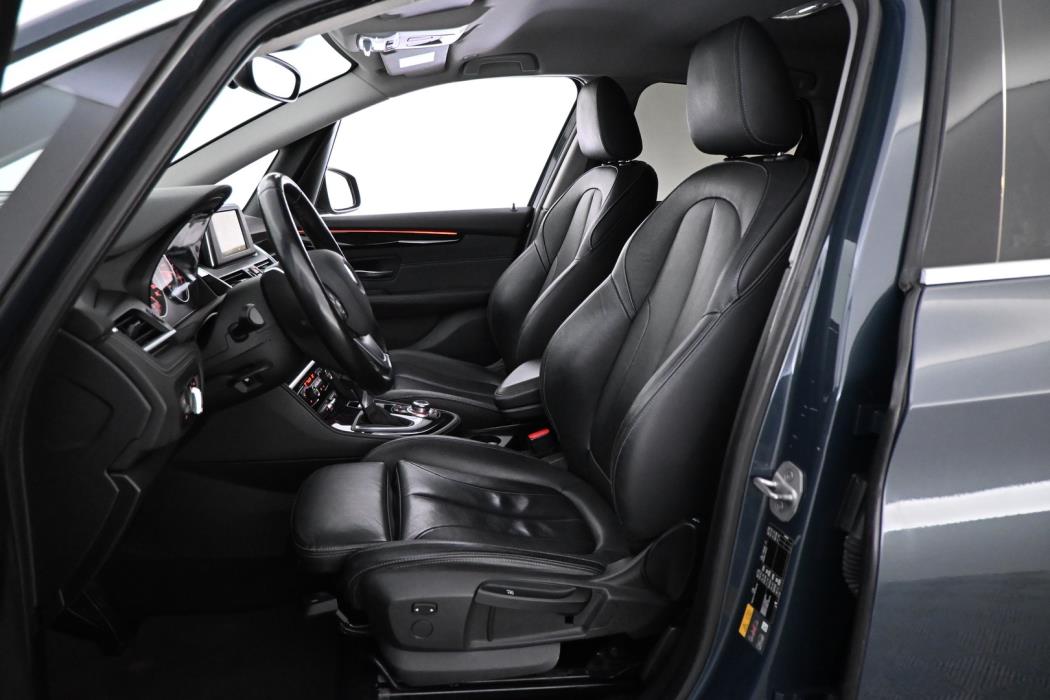 BMW 225 2016